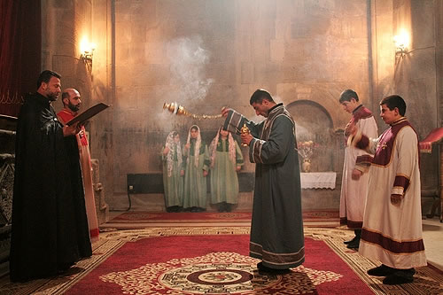 holy-mass-at-gandzasar-cathedral-nagorno-karabakh-service